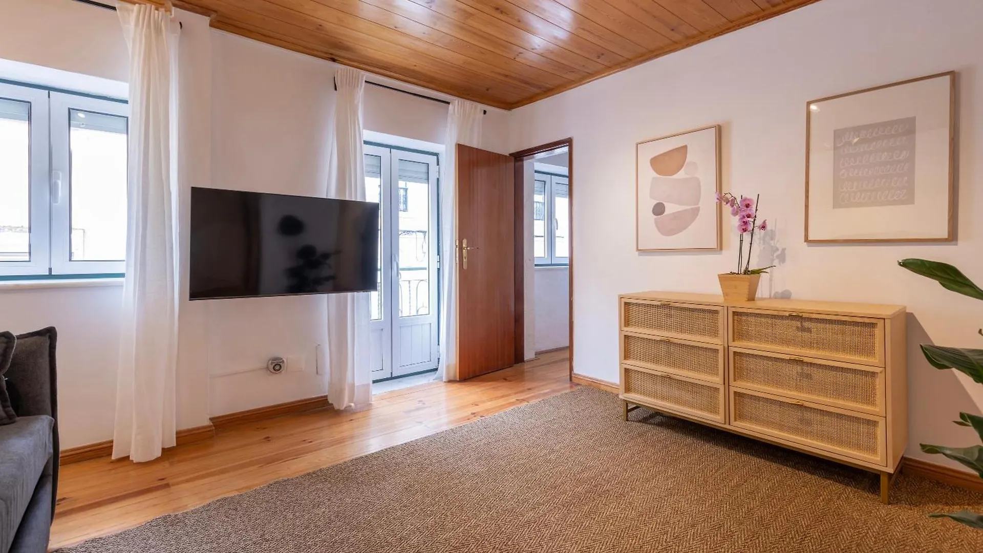 The Lisbon Serenity Apartment By Lovelystay